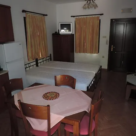 Mandraki Paradise Apartment Meyísti